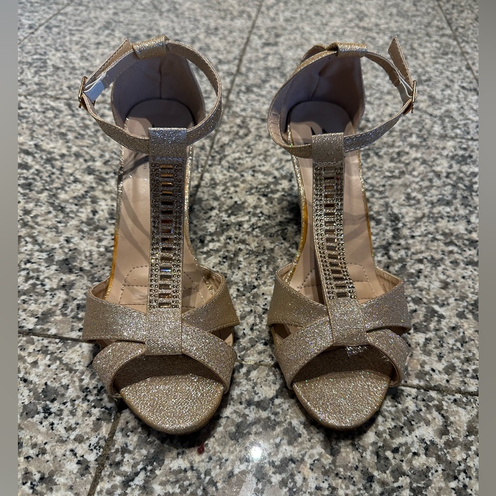 Wedge party shoe